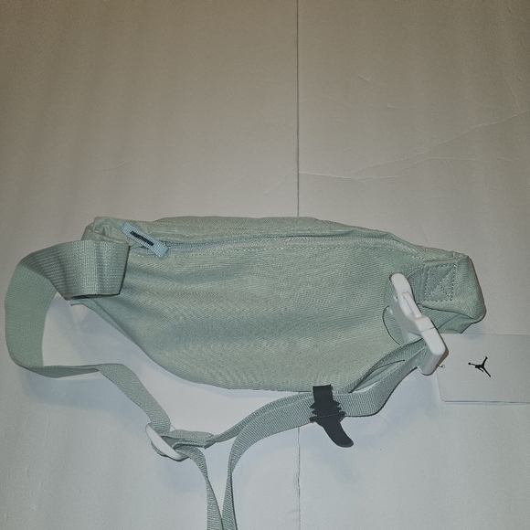 Nike Jordan Crossbody Waist Bag/Hip Pack Unisex Small (Pistachio Frost) - Picture 9 of 12
